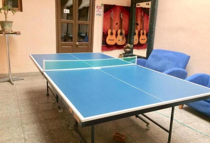 הוסטל Huasi Lodge