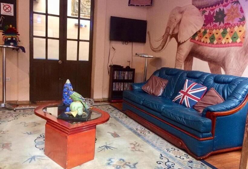 הוסטל Huasi Lodge