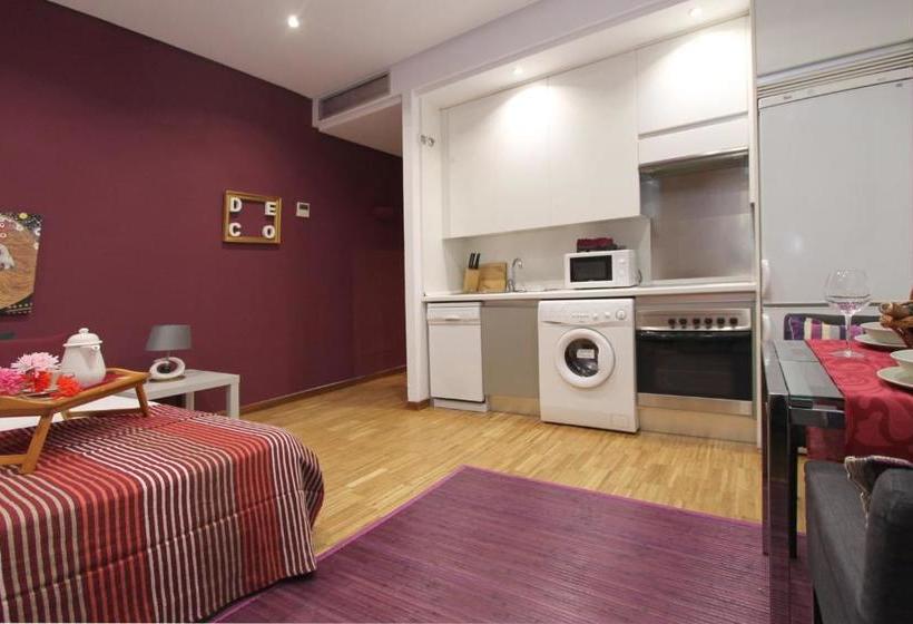 Apartamentos Conde Duque Decó