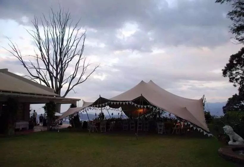 تختخواب و صبحانه Kings Walden Garden Manor
