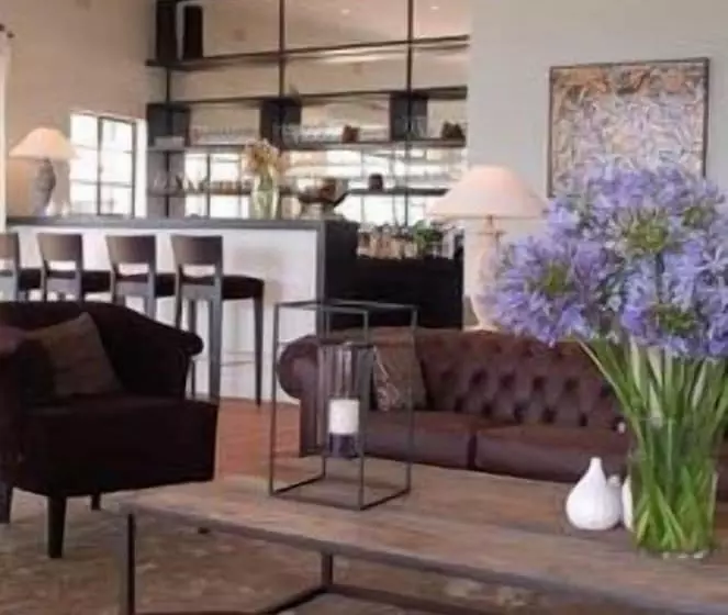 تختخواب و صبحانه Kings Walden Garden Manor