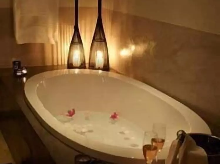 تختخواب و صبحانه Kings Walden Garden Manor
