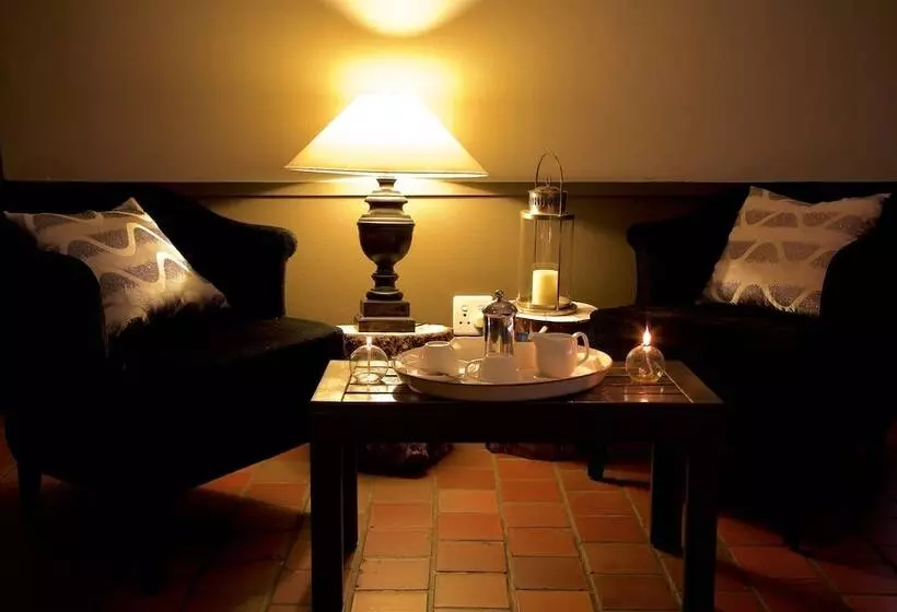 تختخواب و صبحانه Kings Walden Garden Manor