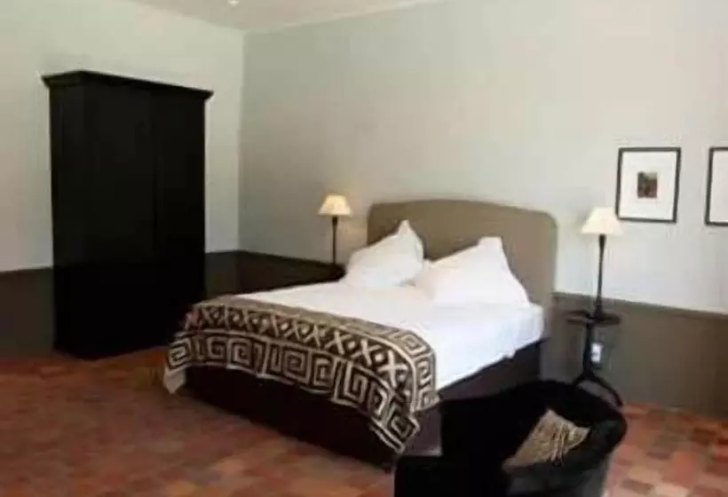 تختخواب و صبحانه Kings Walden Garden Manor