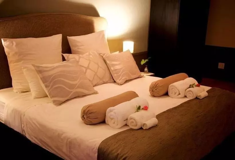 تختخواب و صبحانه Kings Walden Garden Manor