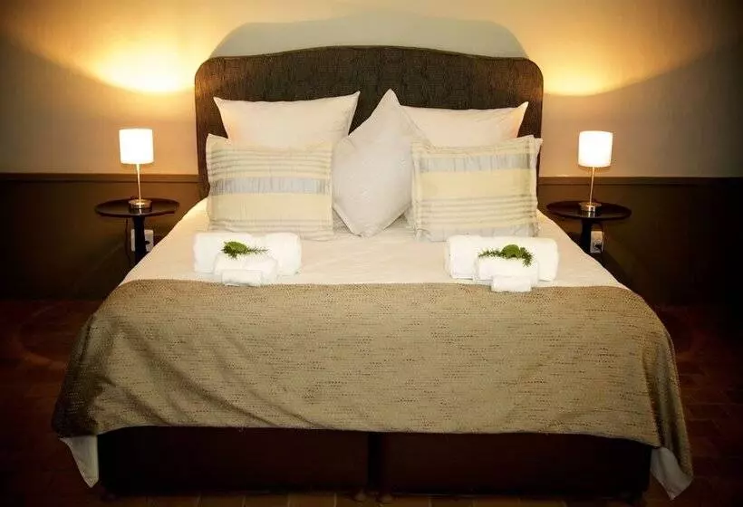 تختخواب و صبحانه Kings Walden Garden Manor