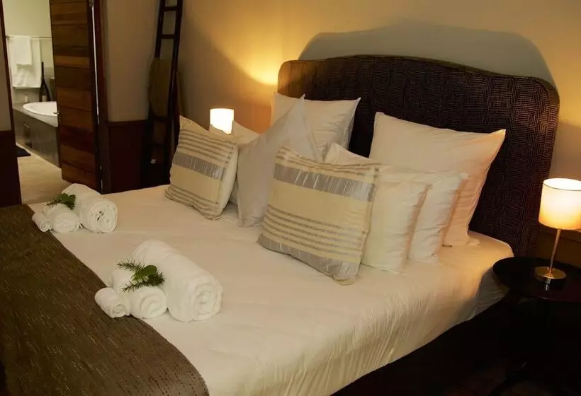 تختخواب و صبحانه Kings Walden Garden Manor