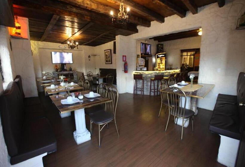 פונדק Quito Antiguo