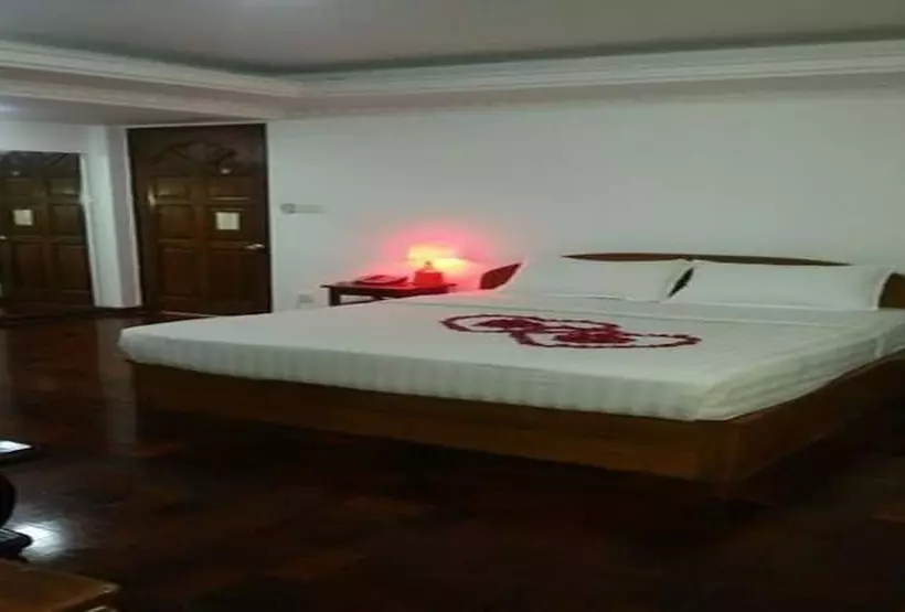 هتل Airport Inn