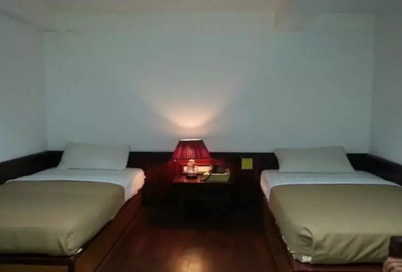 هتل Airport Inn