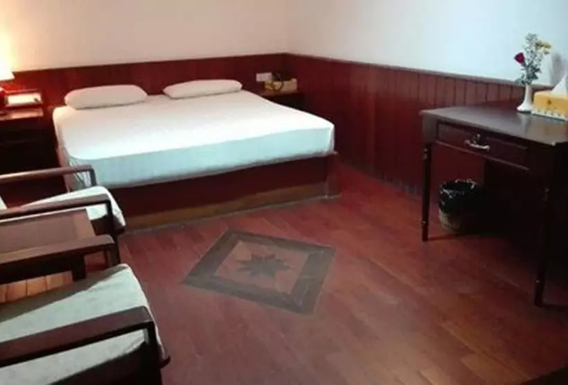 هتل Airport Inn