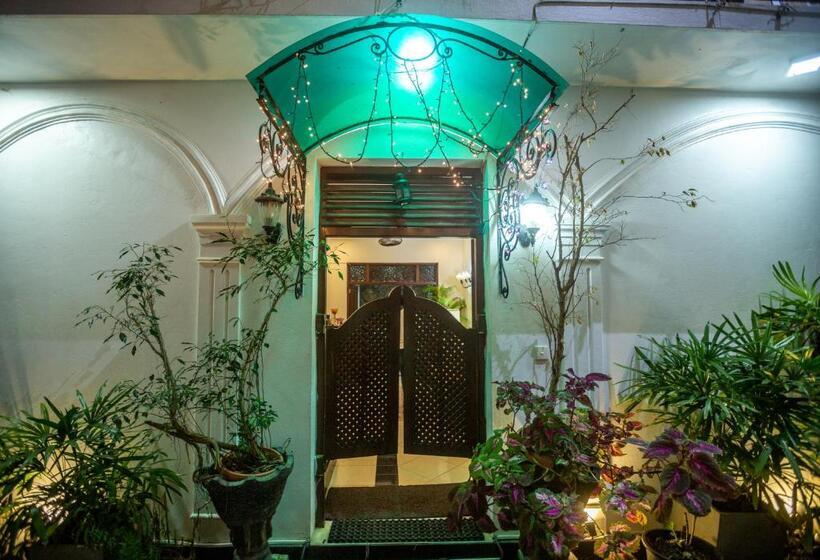 בית מלון כפרי Fort Thari Inn