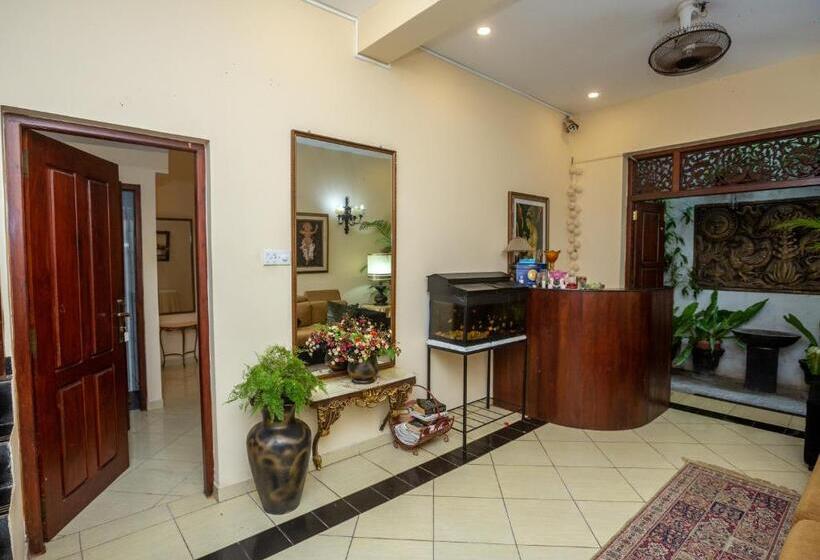 בית מלון כפרי Fort Thari Inn