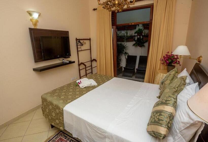 בית מלון כפרי Fort Thari Inn