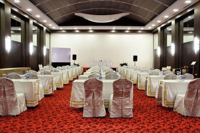 בית מלון כפרי Horison Lampung