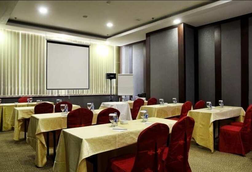 בית מלון כפרי Horison Lampung