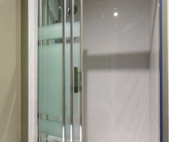 هتل Ibis Budget Angers Parc Des Expositions