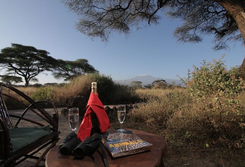 هتل Kibo Safari Camp