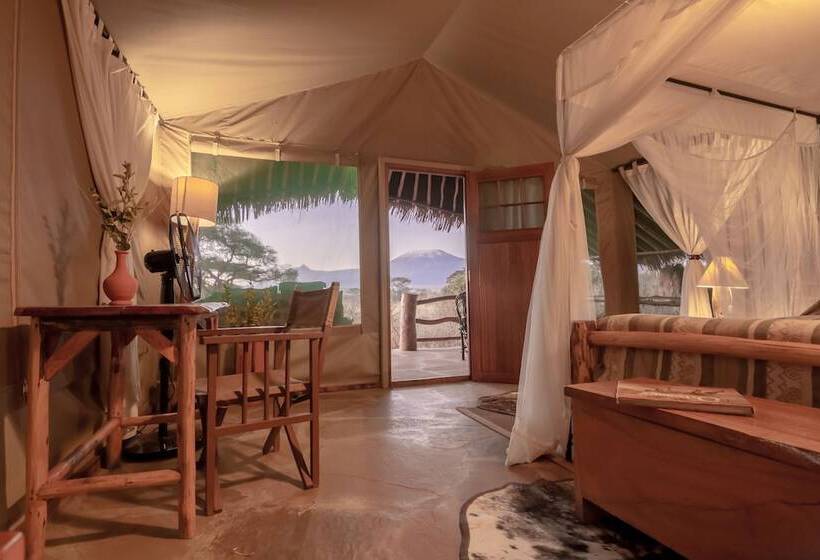 هتل Kibo Safari Camp
