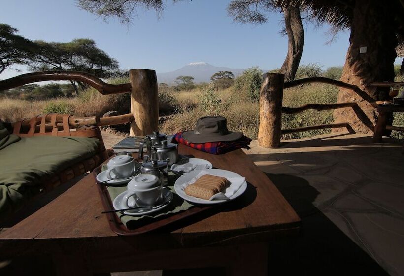 هتل Kibo Safari Camp