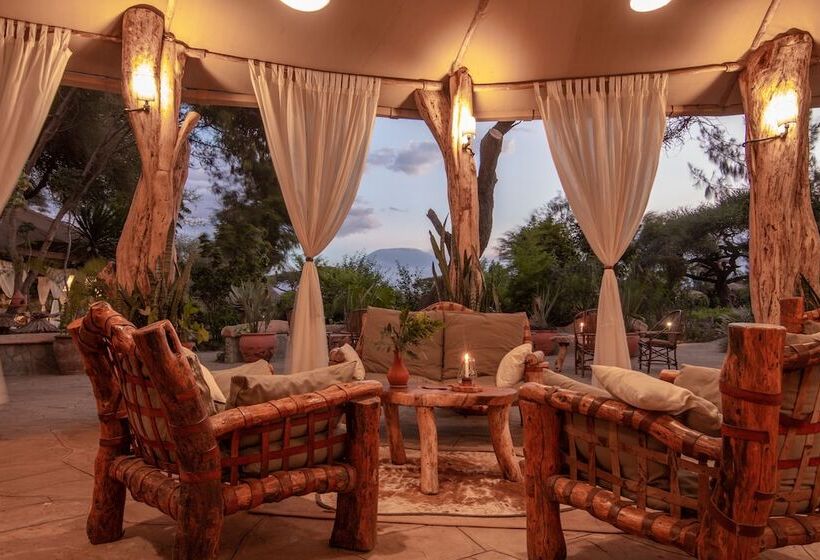 هتل Kibo Safari Camp