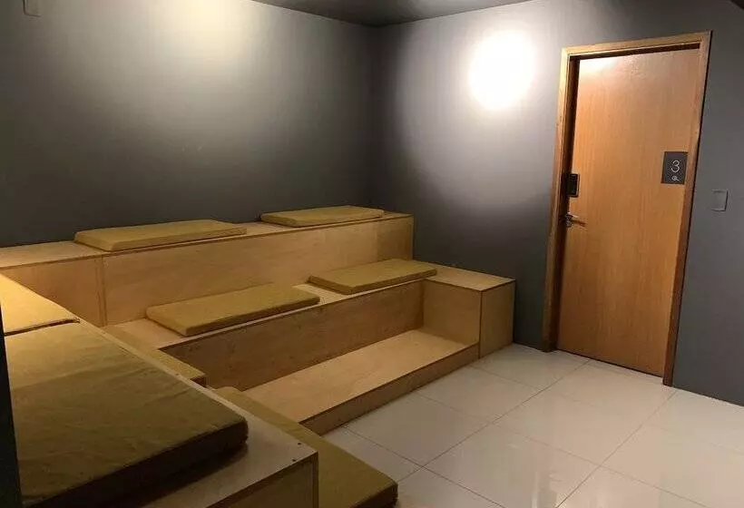 هتل Ok Hostel