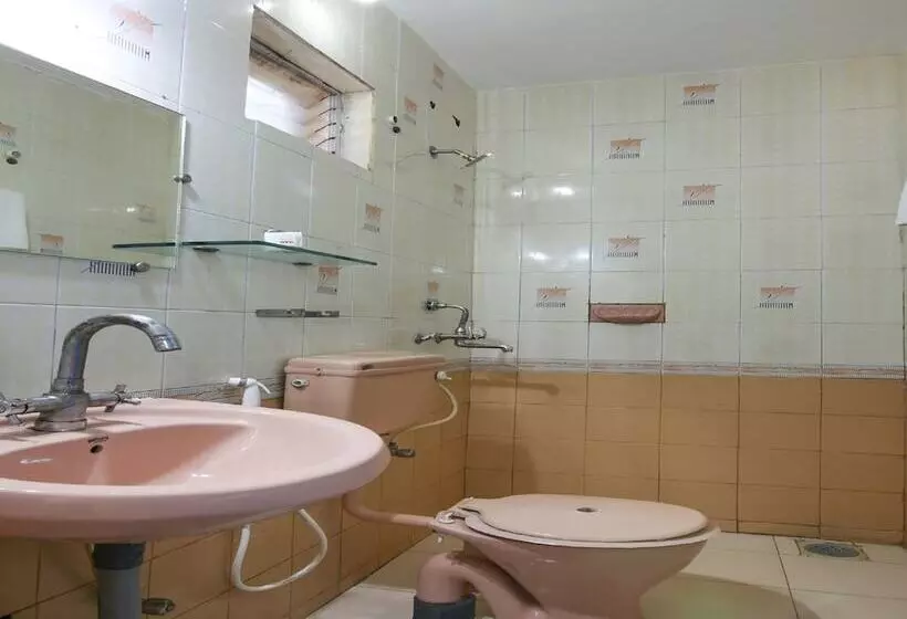 هتل Oyo Rooms Candolim Beach 3