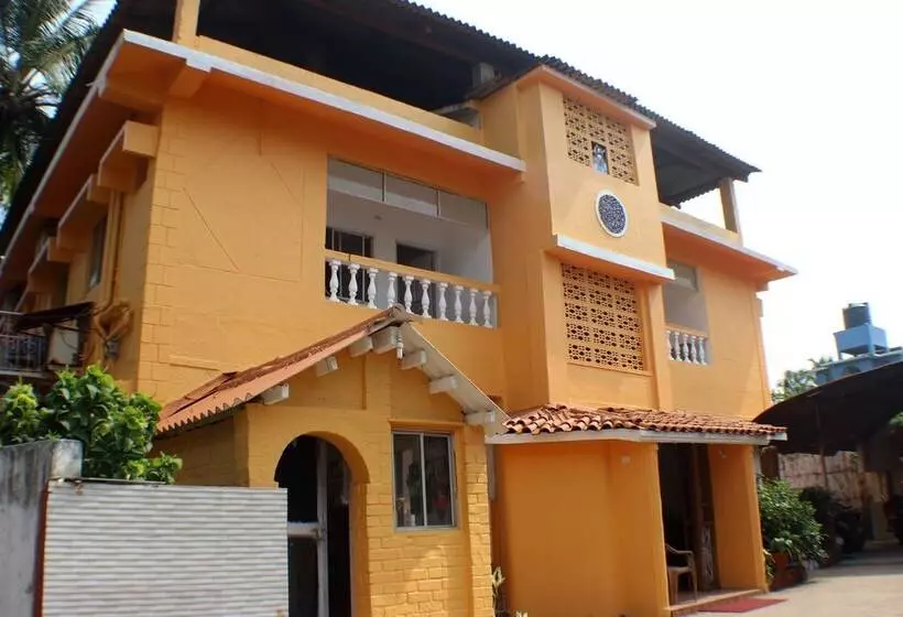 هتل Oyo Rooms Candolim Beach 3