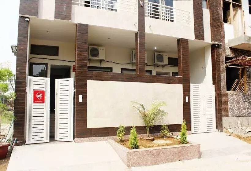 ホテル Oyo Rooms Sector 49