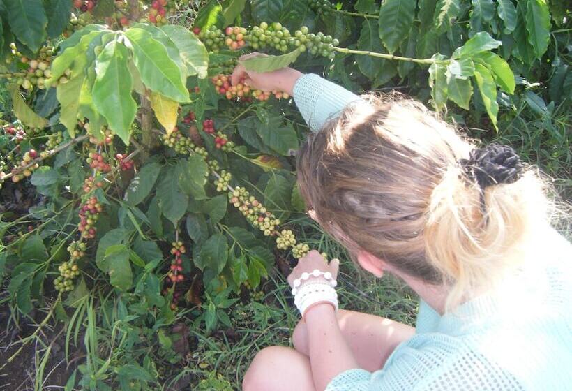 هتل Weru Weru River Lodge