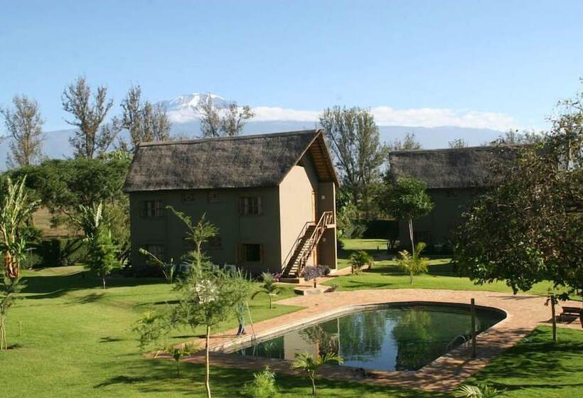 هتل Weru Weru River Lodge