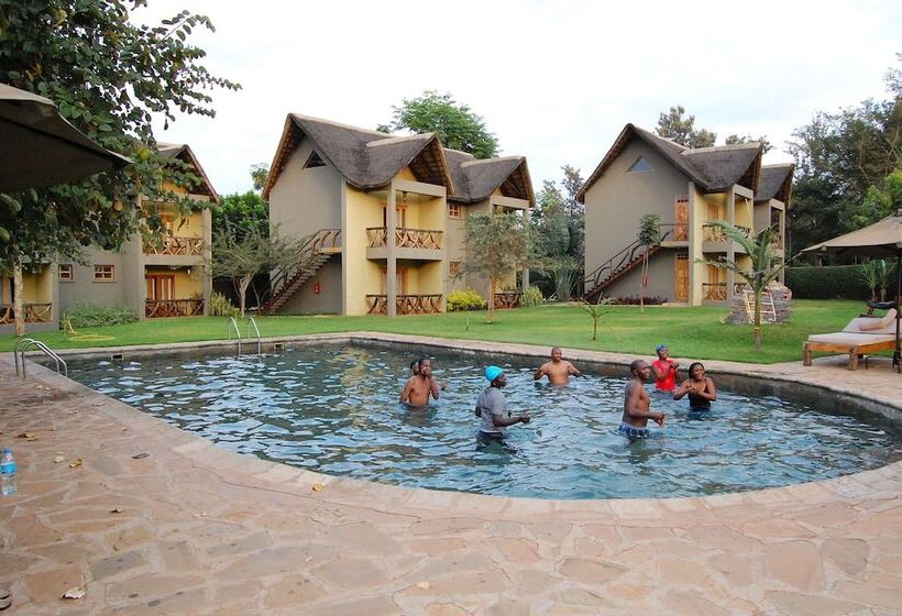 هتل Weru Weru River Lodge