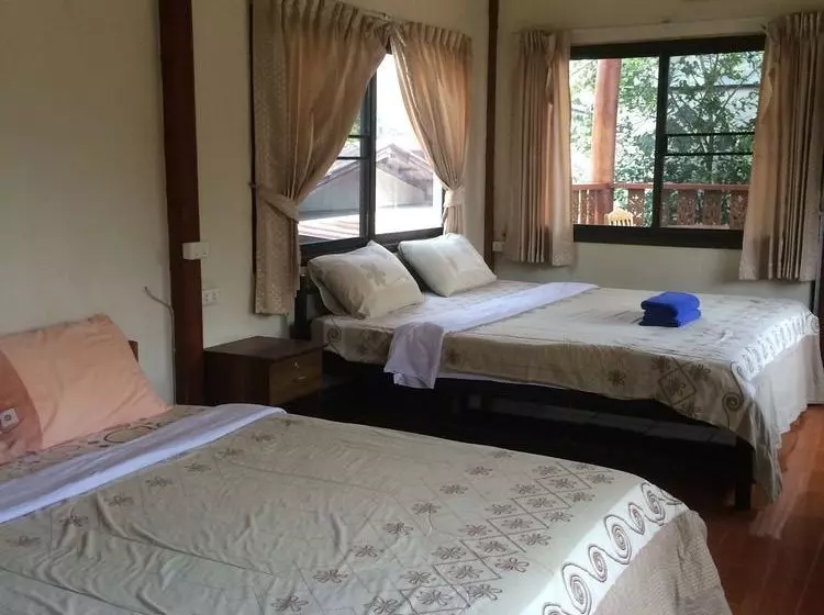 ペンション Pravee House
