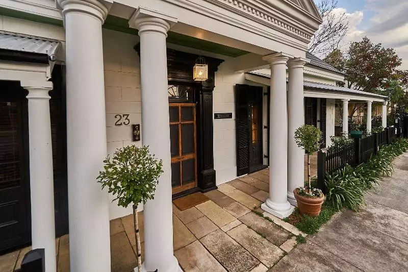 ペンション The Regents Park Mansion