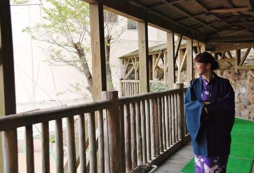 旅館 Hanatemari