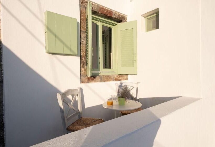 White Orchid Cave House & Studio