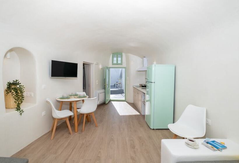 White Orchid Cave House & Studio