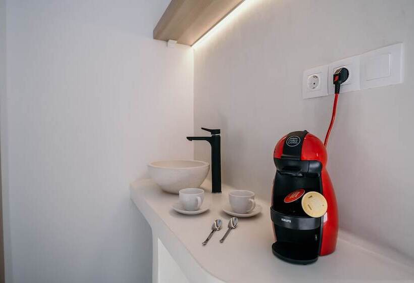 White Orchid Cave House & Studio