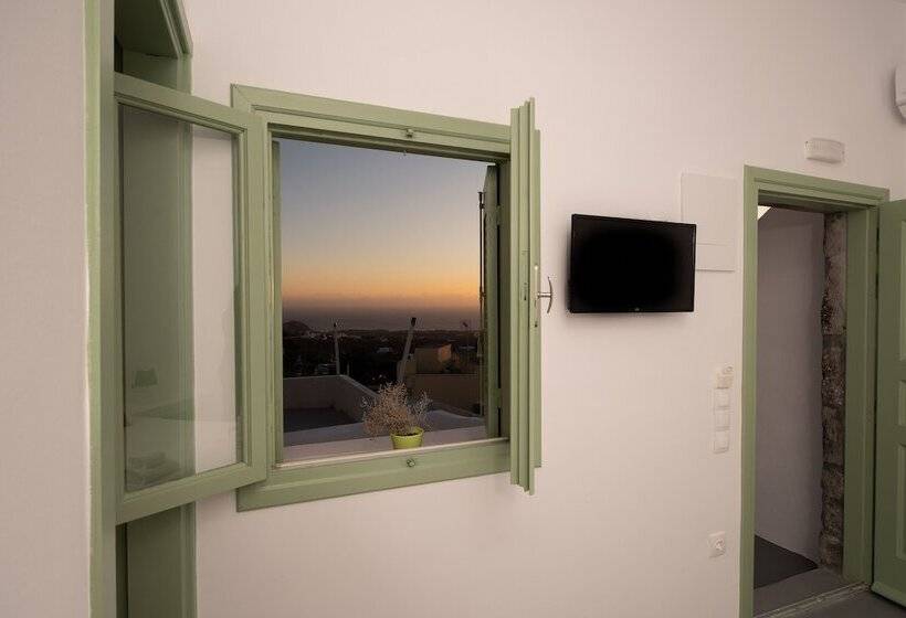 White Orchid Cave House & Studio