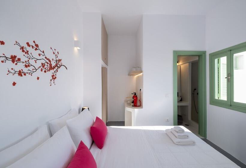 White Orchid Cave House & Studio