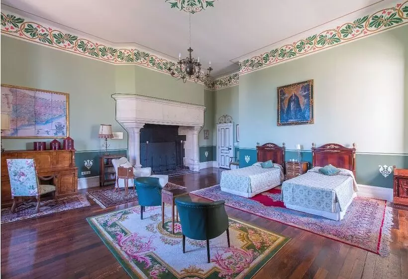 Aamiaismajoitus (B&B) Château Saint Chartier