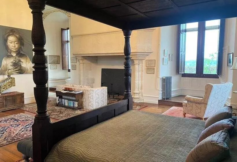 Aamiaismajoitus (B&B) Château Saint Chartier