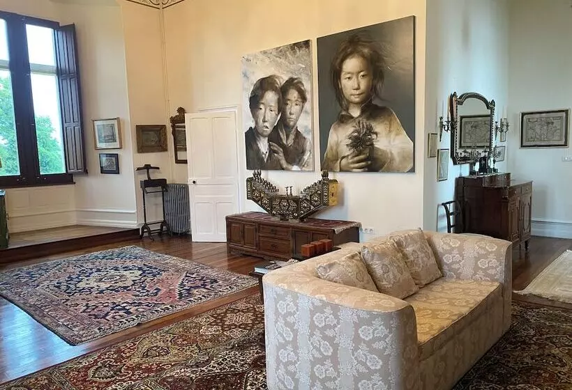 Aamiaismajoitus (B&B) Château Saint Chartier