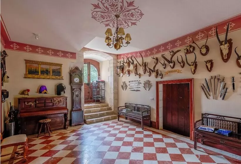 Aamiaismajoitus (B&B) Château Saint Chartier