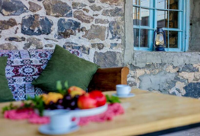 Общежитие Native Hatis Mount Eco Resort