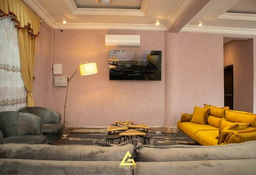 مبيت وإفطار George Vee Hotel Ltd