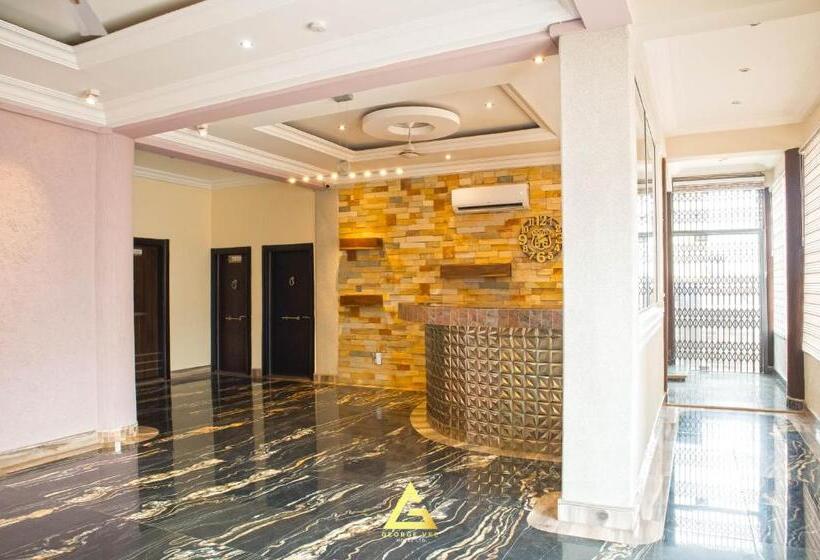 مبيت وإفطار George Vee Hotel Ltd