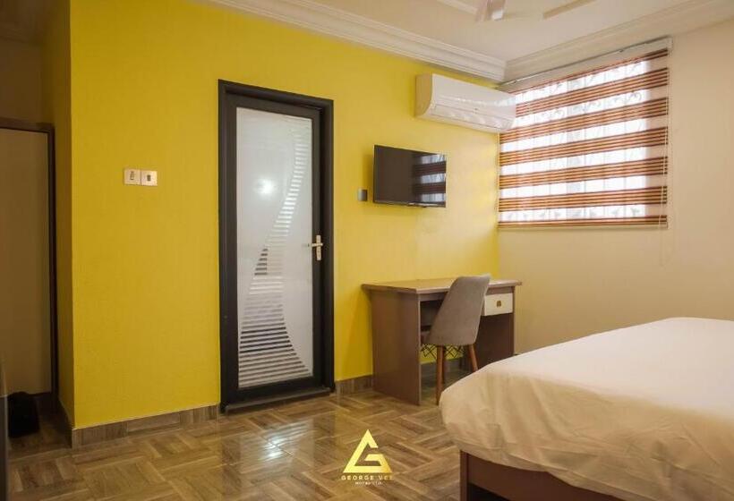 مبيت وإفطار George Vee Hotel Ltd