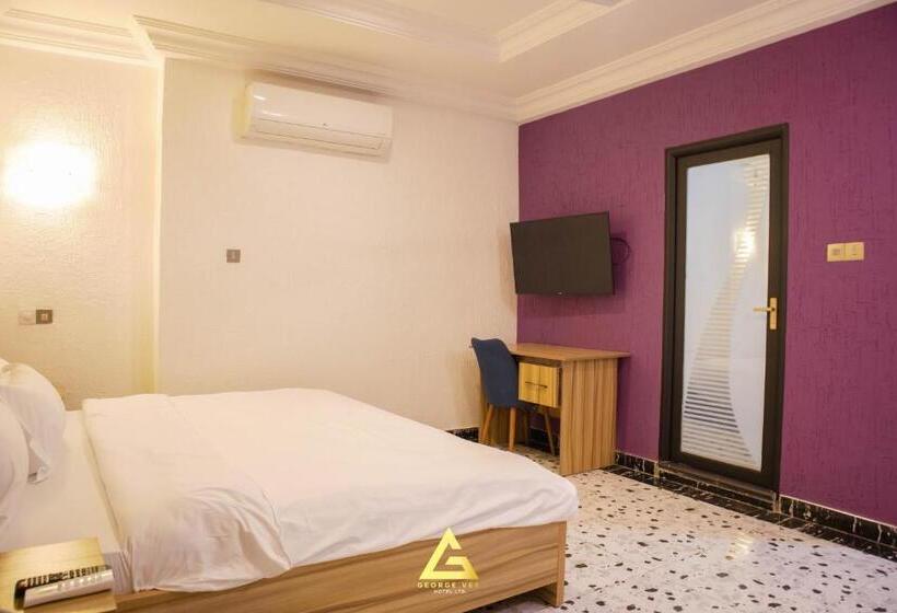 مبيت وإفطار George Vee Hotel Ltd