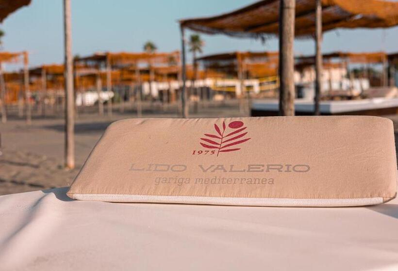 Отель Valerio Resort Beach Club